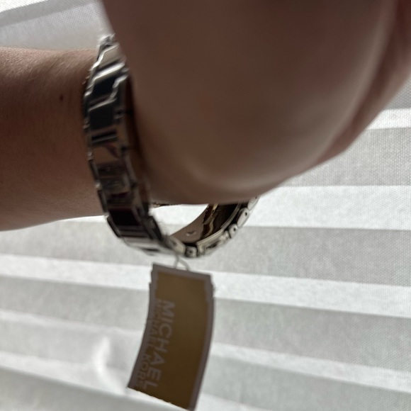 Michael Kors Stainless Ladies Silver Watch - item MK 6658 - Picture 3 of 7